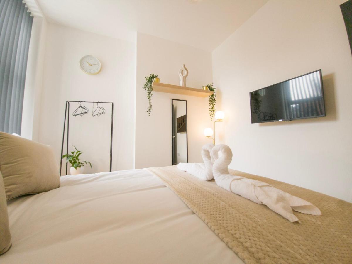 Principality Suites; Three Bed By Property Promise Кардифф Экстерьер фото