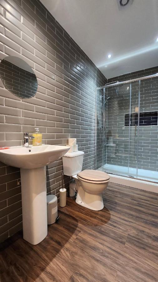 Principality Suites; Three Bed By Property Promise Кардифф Экстерьер фото